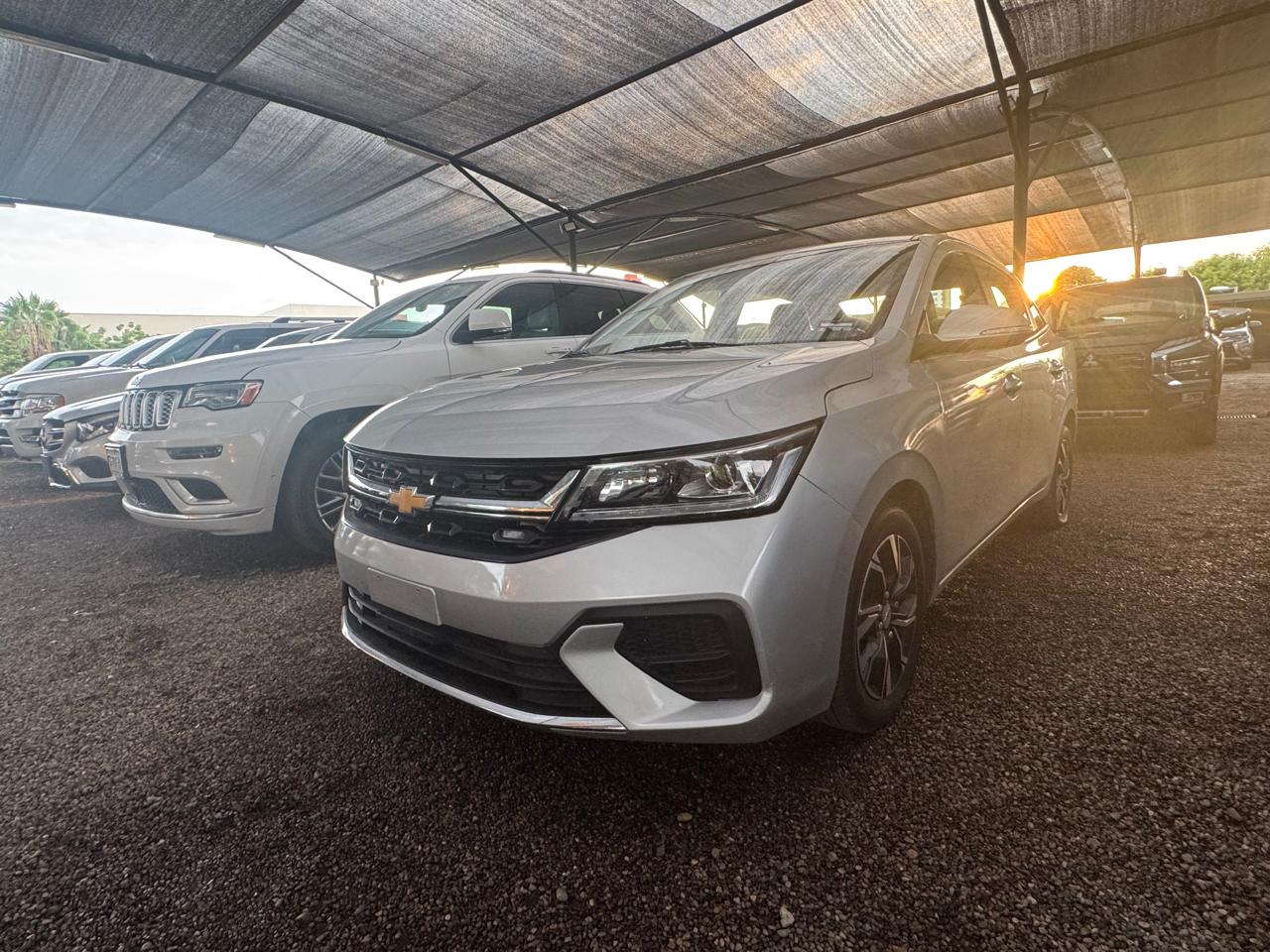 Aveo 2024 PLATA METALICO - RF973568